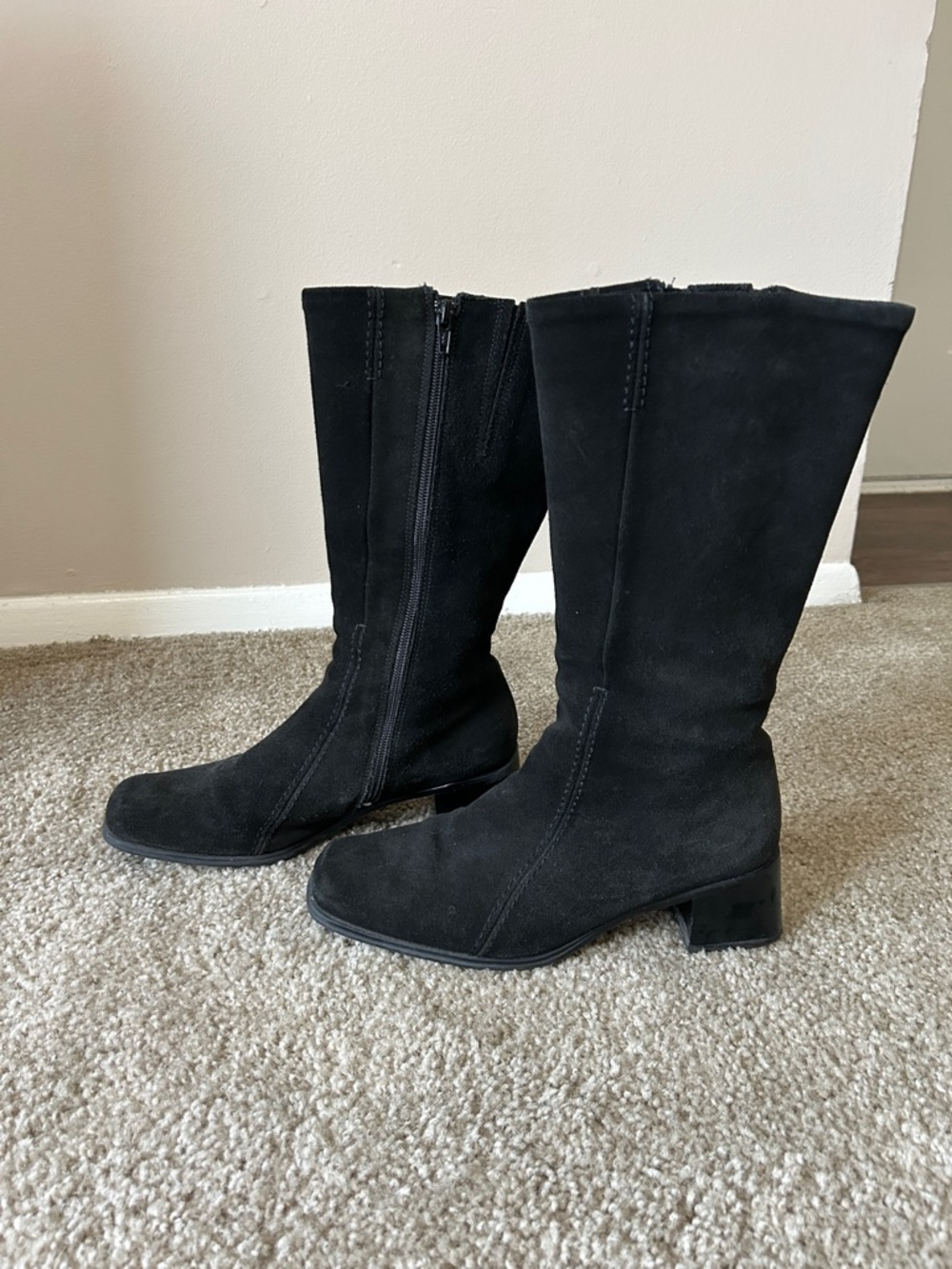 La CANADIENNE Black Suede Designer Boots, Block Heel Square Toe Women’s Size 8.5